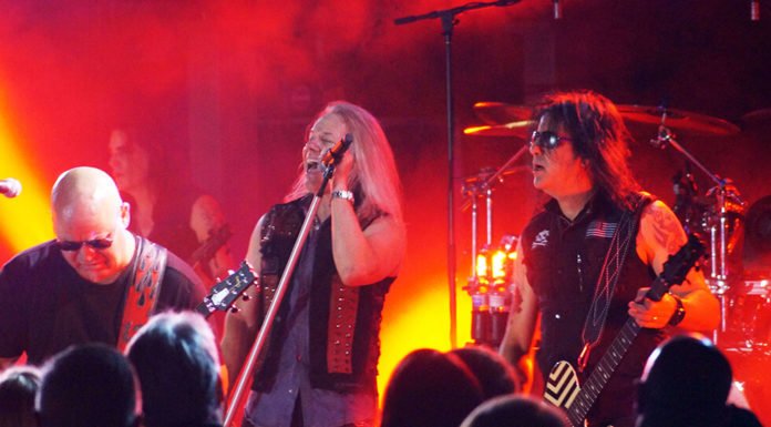 Warrant, Kodi Lee and Midnight Satellites delight fans at Wiens