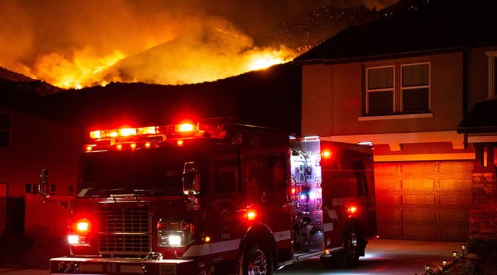 Firefighters battle Horseshoe Fire near San Jacinto