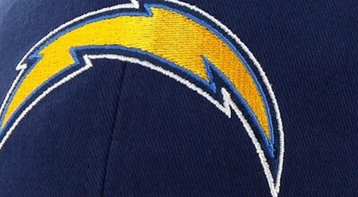 Steelers’ Conner scores 2 TDs, Hodges wins first start over Chargers