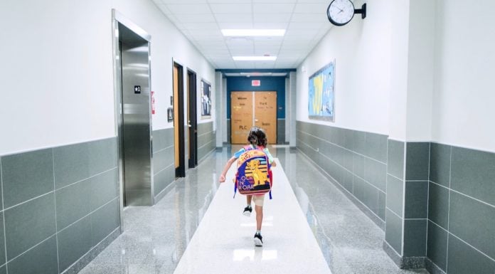 Schools help refugee kids learn English, adapt to US life