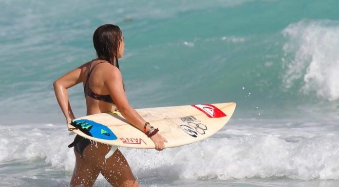 3 US women surf for 2 Olympic berths, world championship