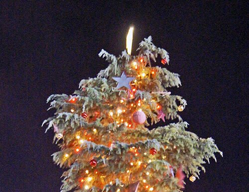 Peltzer gets holiday season started with two days of tree lightings