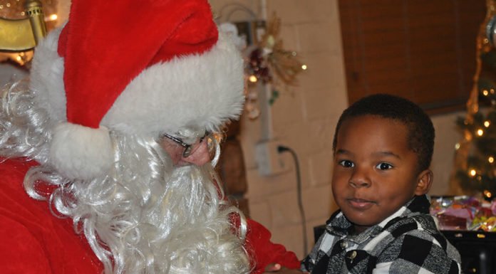 Anza welcomes the holidays with annual Christmas tree lighting