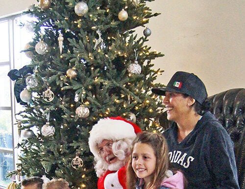 Santa Paws visits Akash Winery and Vineyards