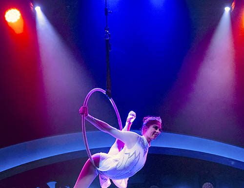 Temecula resident soars in SeaWorld’s Cirque Christmas show