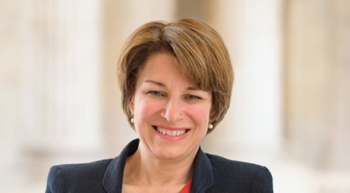 Klobuchar’s Iowa tour: Bragging point and caucus strategy