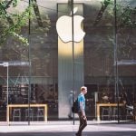 Apple temporarily shuts stores worldwide to fight virus