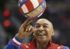 Harlem Globetrotters great Curly Neal dies at 77