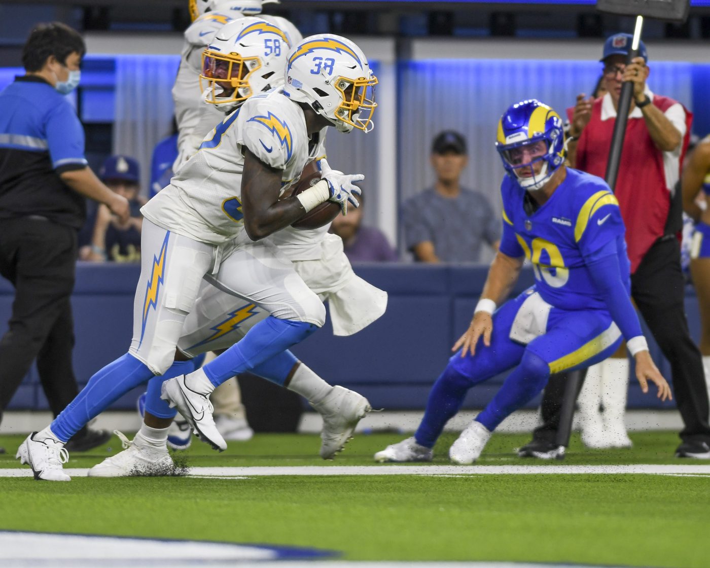 Chargers edge Rams 13-6 in SoFi's first game with fans