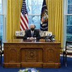 Federal court temporarily blocks Biden’s OSHA vaccine mandate