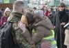 Ukrainians return from abroad to fight Russian invasion