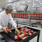 Sriracha hot sauce maker warns of shortage