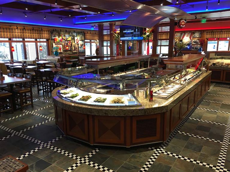 Sizzler restaurant gives Hemet families reasons to be thankful Valley