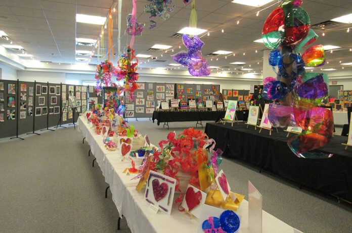 04-12-24-ENT-Artists share talent at EXCEED Art Show-DRphotos-1