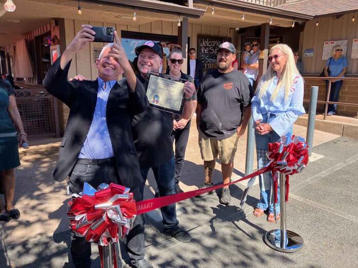 10-04-24-B1-ENT-Celebrity Old Town business ribbon-cutting-TOphotos-2