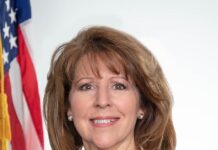 Outgoing Bill Zimmerman, Lesa Sobek honored for their Menifee City Council service as new council takes office