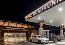 Roadrunner Express celebrates customers on second anniversary