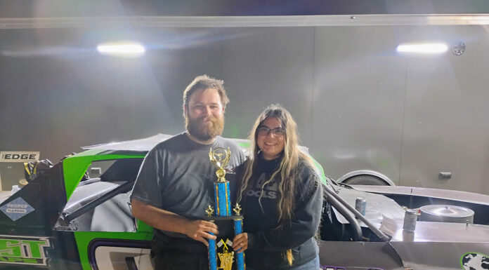 Finger wins first races after engagement