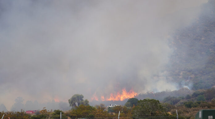Anza photographer captures Coyote Fire’s dramatic spread