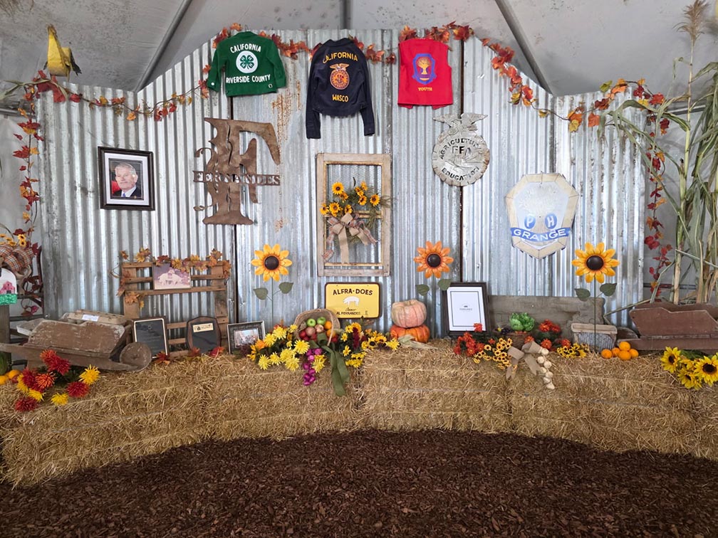 10-31-25-H&G-Tributes honor longtime agriculture teacher Fernandes-Cphotos-1