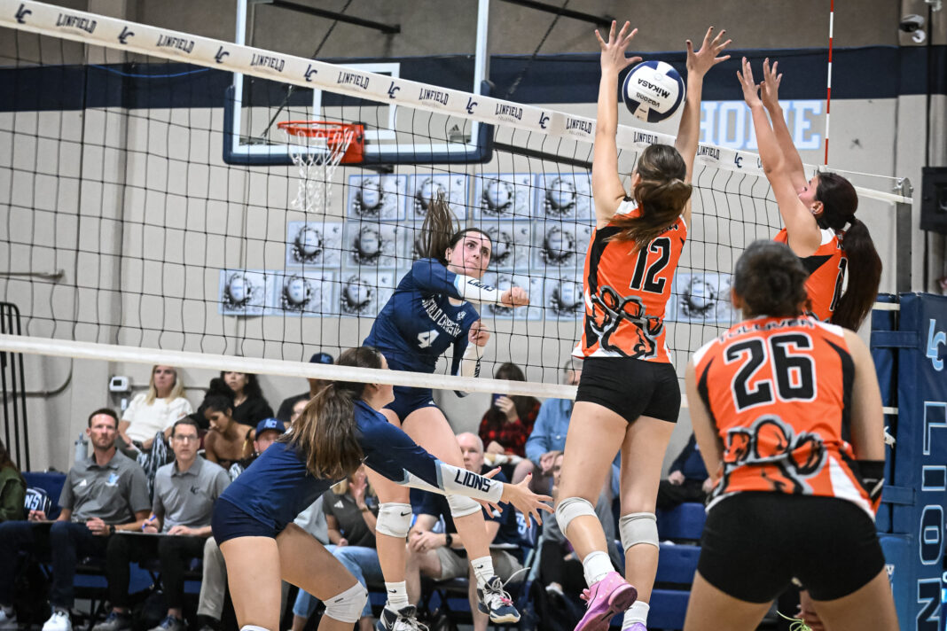 10-31-25-SPORTS-Volleyball Playoffs-photo-5