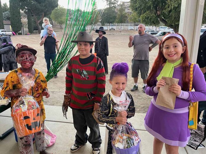 11-07-25-ANZA-Ghosts, goblins and good times haunt Anza and LRE-DSphotos-10