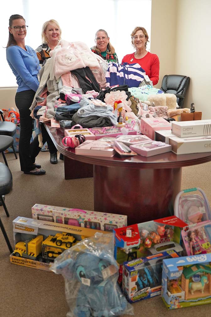 12-12-25-ANZA-AEC provides gifts for community-Cphoto