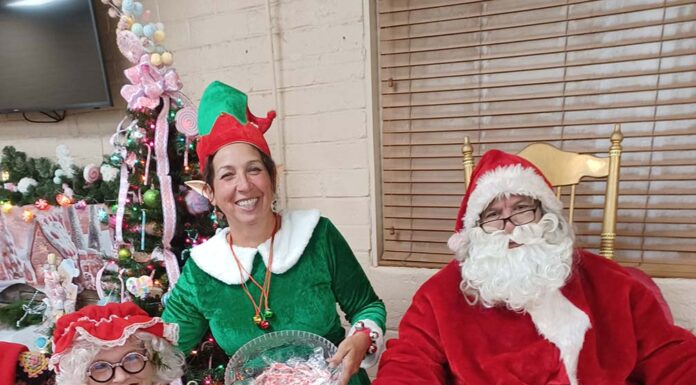 Anza gathers for festive Christmas Tree Lighting celebration