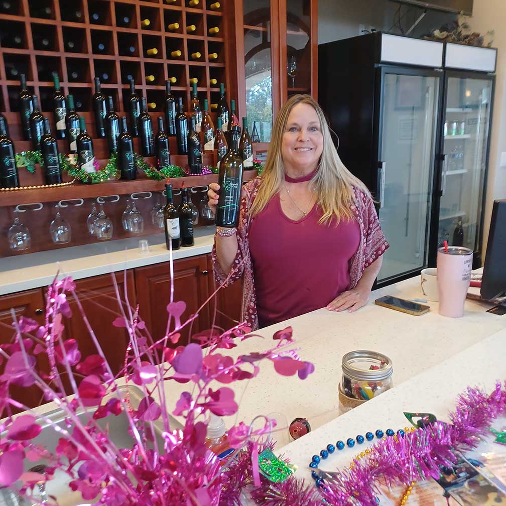 Valentine’s Art & Craft Show at Emerald Creek Winery features art, music and wine