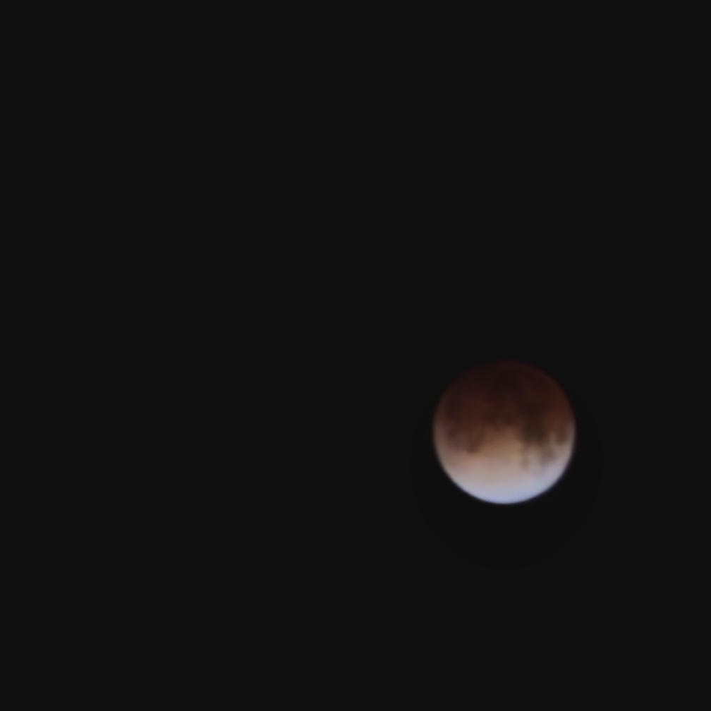 Anza photographer captures ‘Blood Moon’ lunar eclipse