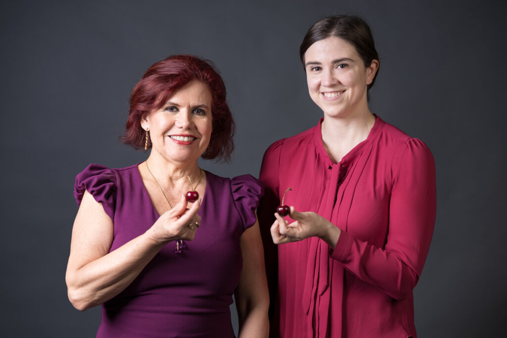 Dark sweet cherries help against breast cancer