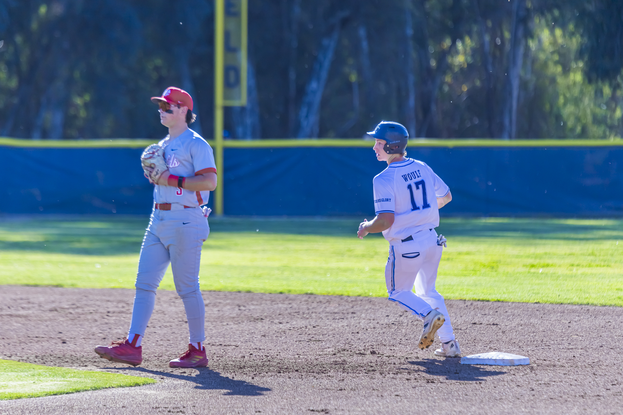 04-10-26-SPORTS-Linfield Baseball-photo-3