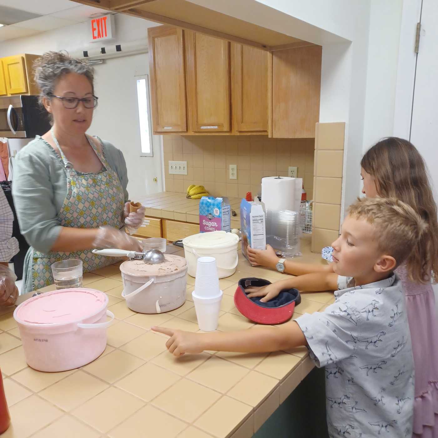 A Sundae well spent: Anza Baptist Church hosts Ice Cream Social