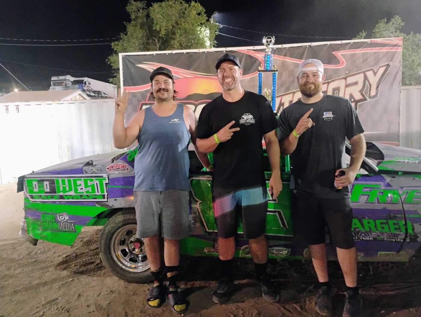 Finger edges Stites in Hobby Stocks main event; Stites wins heat with Finger second