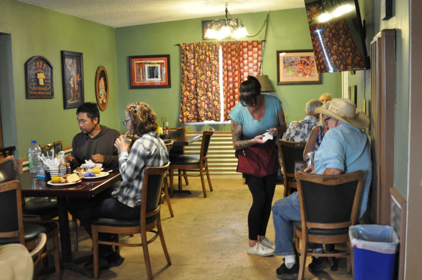 Anza Country Cafe celebrates grand opening with new beginnings